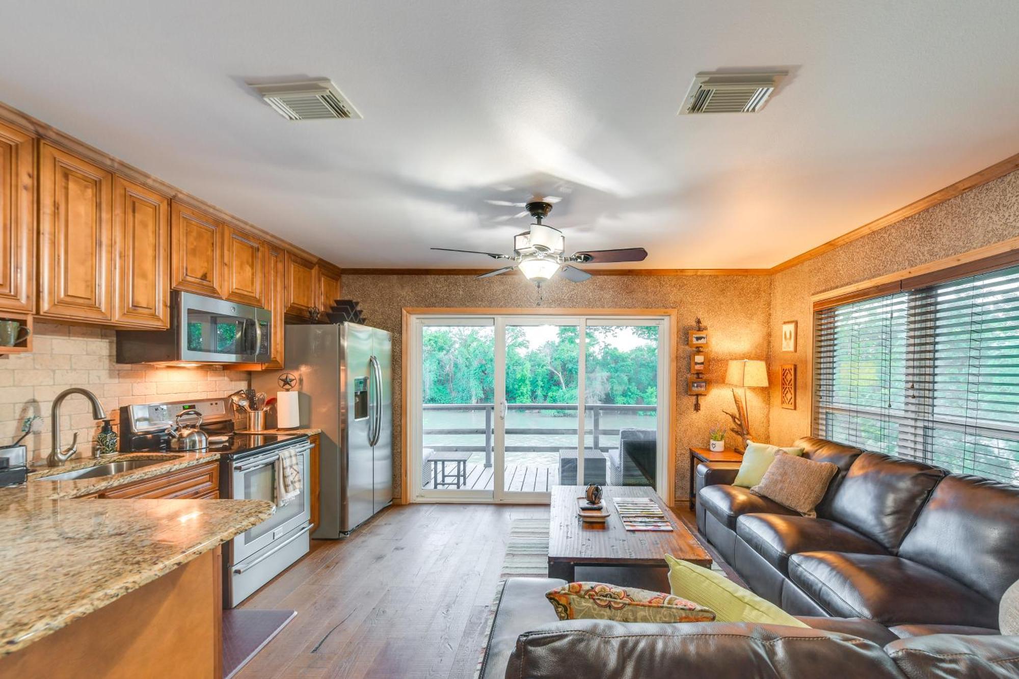 Rustic River Cabin With Dock And Covered Deck! Daire Waco Dış mekan fotoğraf