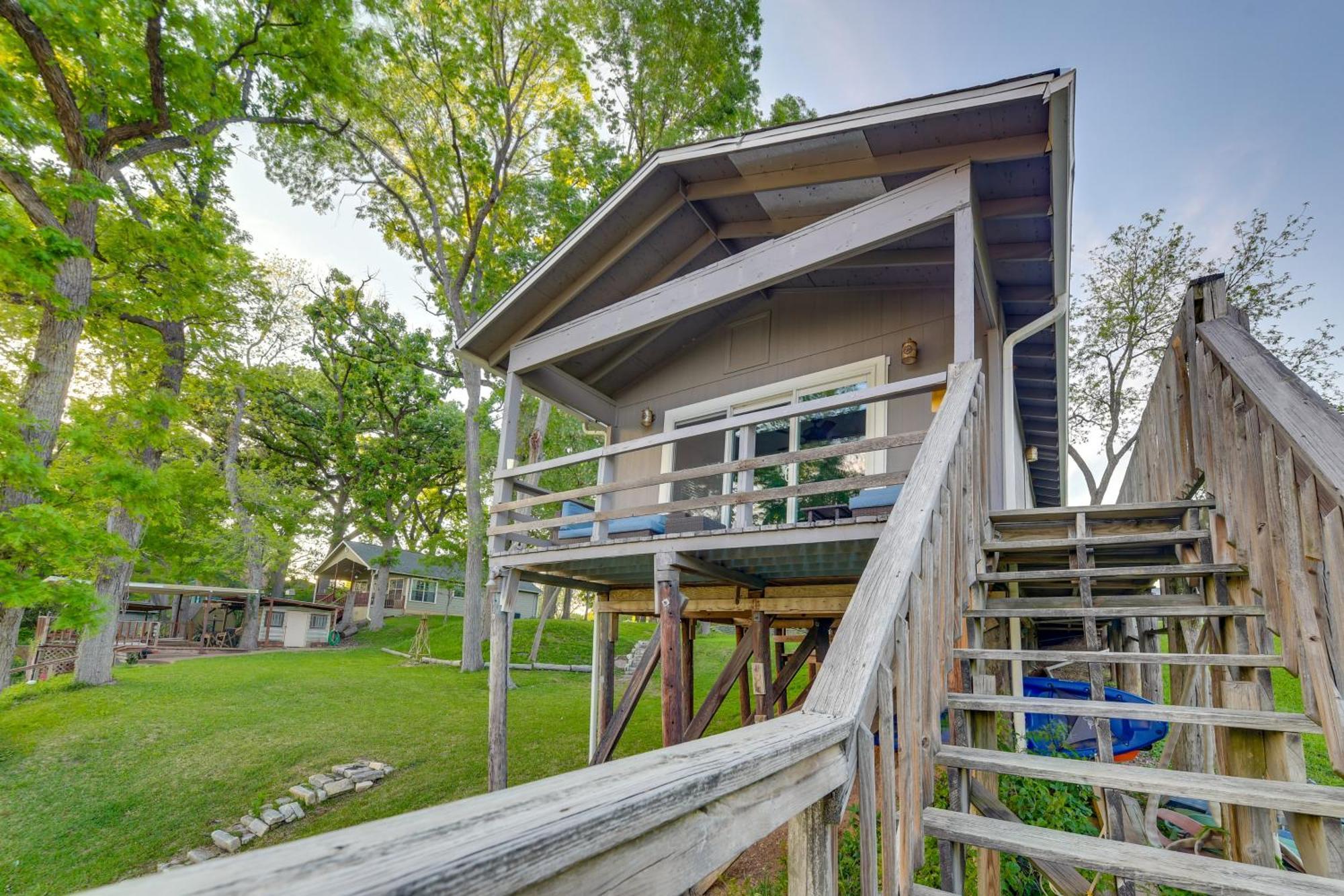 Rustic River Cabin With Dock And Covered Deck! Daire Waco Dış mekan fotoğraf