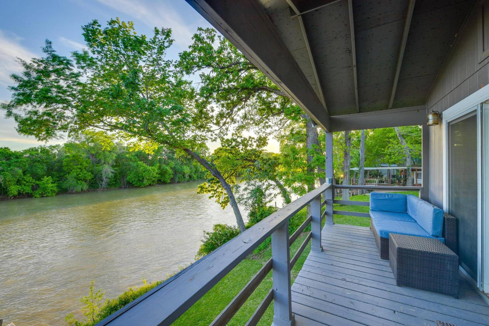 Rustic River Cabin With Dock And Covered Deck! Daire Waco Dış mekan fotoğraf